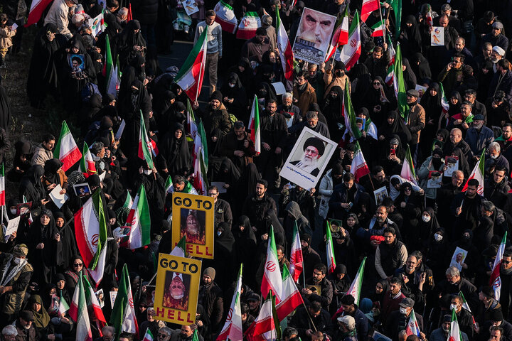 اجتماع بزرگ بیعت با آیت‌الله سید مجتبی خامنه‌ای در تهران برگزار شد