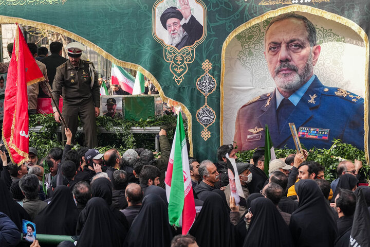 مراسم تشییع پیکر ۳۵ شهید جنگ رمضان در تهران