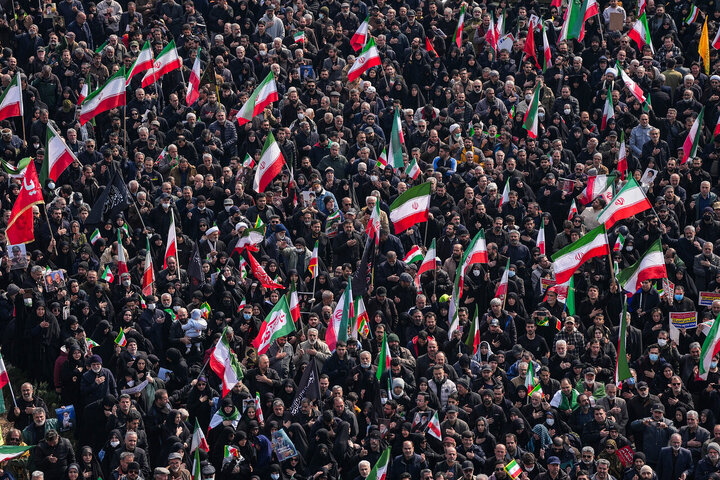 مراسم تشییع پیکر ۳۵ شهید جنگ رمضان در تهران