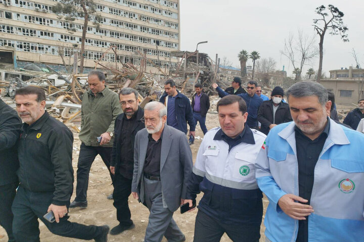 بازدید اعضای کمیسیون شوراها و امور داخلی کشور از برخی ابنیه و تاسیسات آسیب دیده شهر تهران