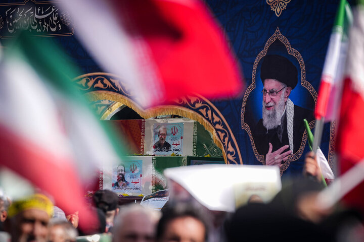 تشییع شهیدان لاریجانی، سلیمانی و شهدای ناو دنا در تهران