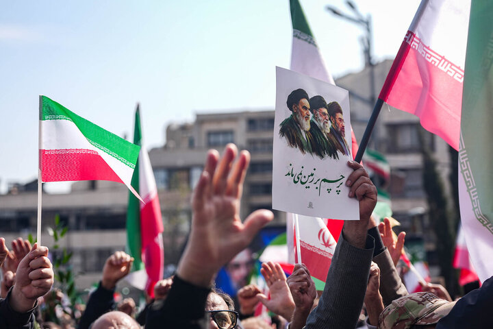 تشییع شهیدان لاریجانی، سلیمانی و شهدای ناو دنا در تهران