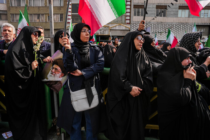 تشییع شهیدان لاریجانی، سلیمانی و شهدای ناو دنا در تهران