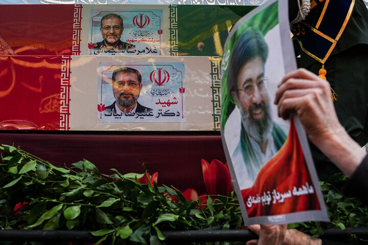 تشییع شهیدان لاریجانی، سلیمانی و شهدای ناو دنا در تهران