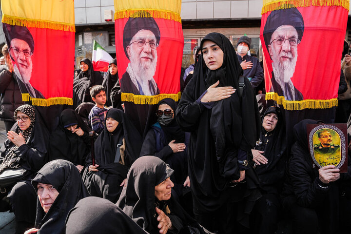 تشییع شهیدان لاریجانی، سلیمانی و شهدای ناو دنا در تهران