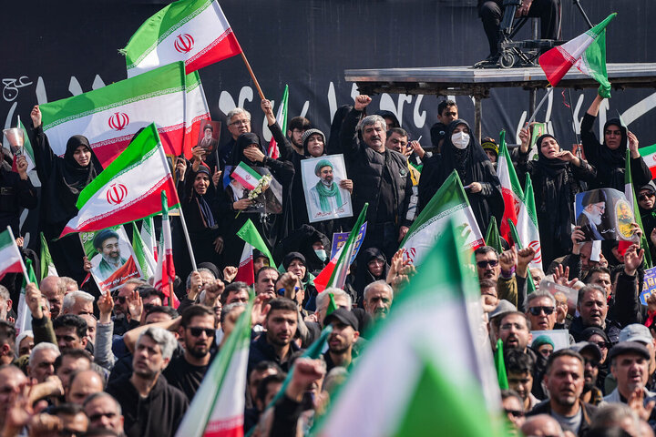 تشییع شهیدان لاریجانی، سلیمانی و شهدای ناو دنا در تهران