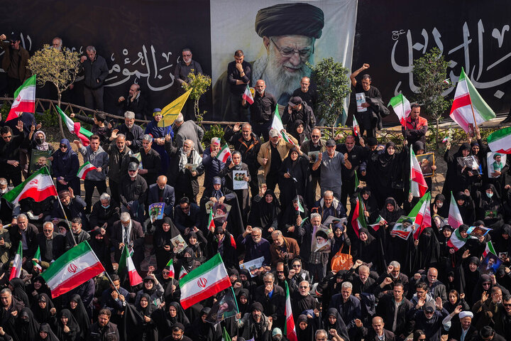 تشییع شهیدان لاریجانی، سلیمانی و شهدای ناو دنا در تهران