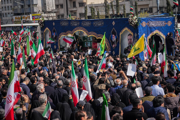 تشییع شهیدان لاریجانی، سلیمانی و شهدای ناو دنا در تهران