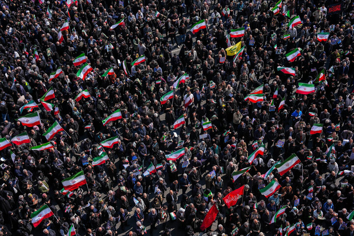 تشییع شهیدان لاریجانی، سلیمانی و شهدای ناو دنا در تهران