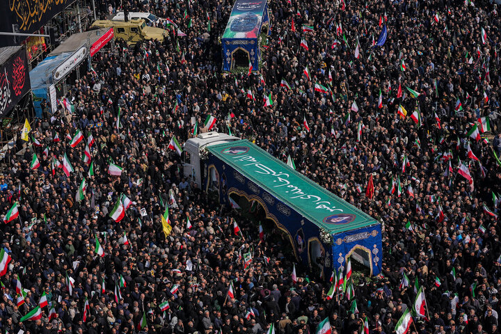 تشییع شهیدان لاریجانی، سلیمانی و شهدای ناو دنا در تهران