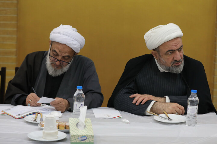 نشست مشترک مجمع نمایندگان تهران با وزیر تعاون، کار و رفاه اجتماعی