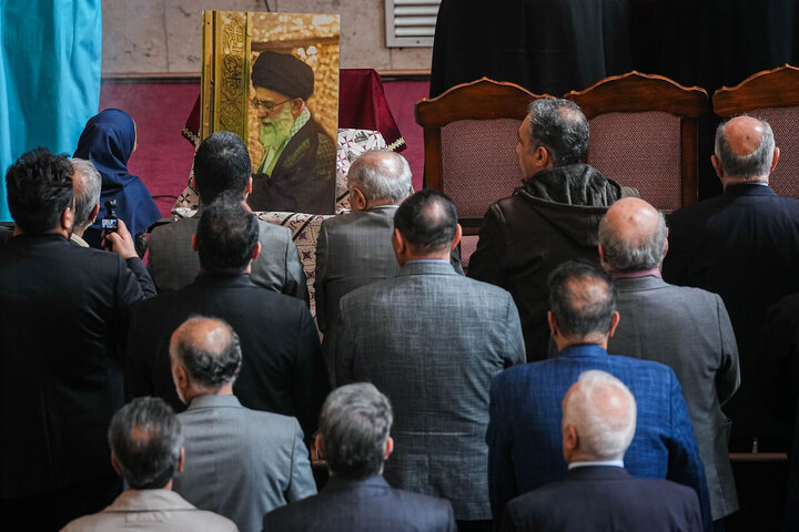 مراسم چهلمین روز شهادت رهبر انقلاب در کلیسای سرکیس مقدس تهران