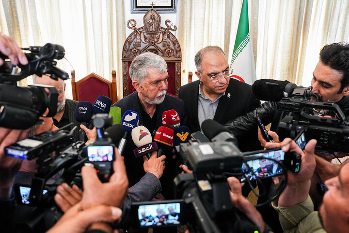 مراسم چهلمین روز شهادت رهبر انقلاب در کلیسای سرکیس مقدس تهران