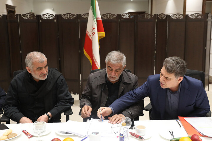 نشست مشترک کمیسیون شوراها با اعضای هیات نظارت بر انتخابات کشور