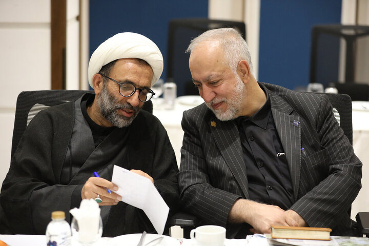 نشست اعضای هیات رئیسه و روسای کمیسیون های مجلس با وزیر امور اقتصادی