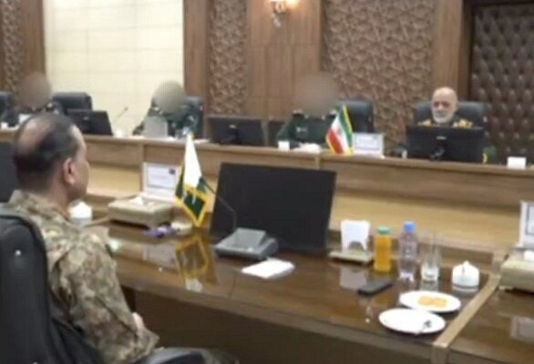 فرمانده ارتش پاکستان با فرماندهی قرارگاه مرکزی خاتم‌الانبیا دیدار کرد