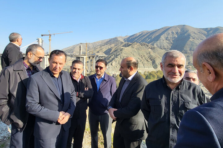 بازدید نایب‌رئیس مجلس و اعضای کمیسیون عمران از پل B1 کرج