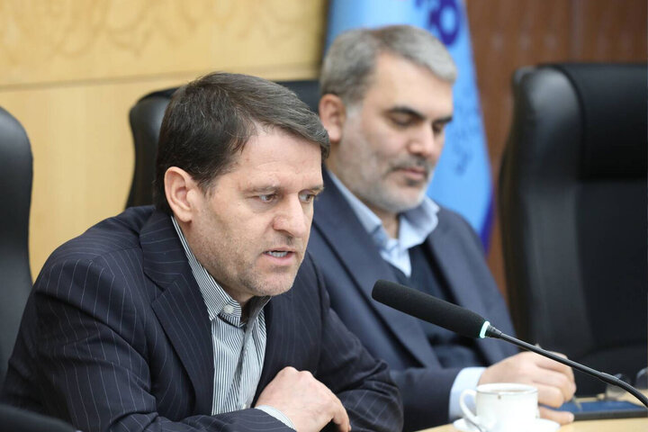 نشست فراکسیون نظارت بر صنعت نفت، گاز و پتروشیمی برای بررسی خسارات