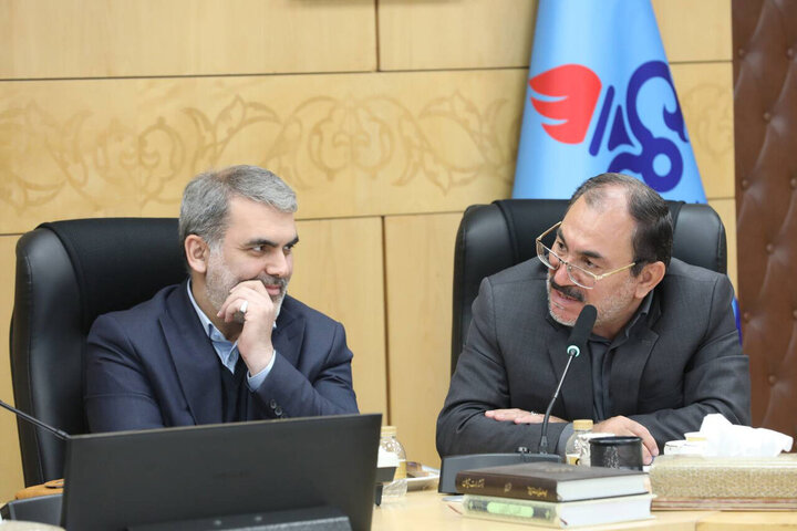 نشست فراکسیون نظارت بر صنعت نفت، گاز و پتروشیمی برای بررسی خسارات