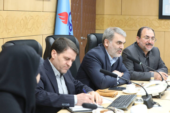 نشست فراکسیون نظارت بر صنعت نفت، گاز و پتروشیمی برای بررسی خسارات