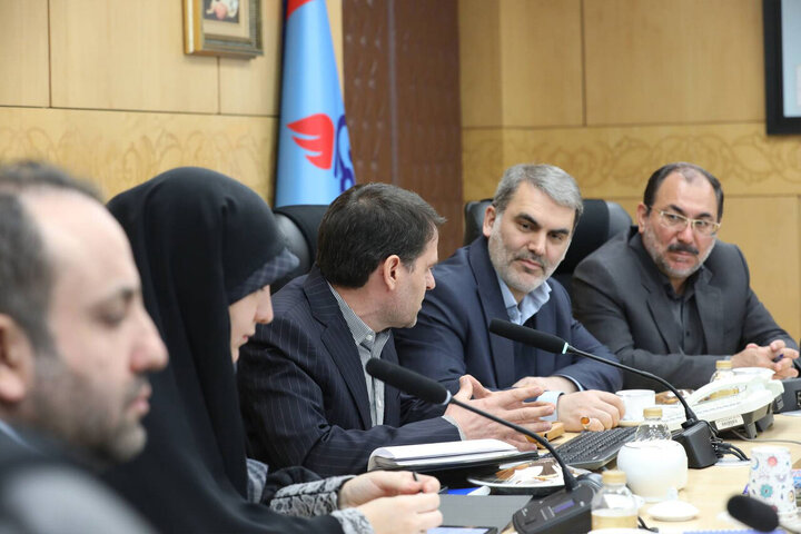 نشست فراکسیون نظارت بر صنعت نفت، گاز و پتروشیمی برای بررسی خسارات