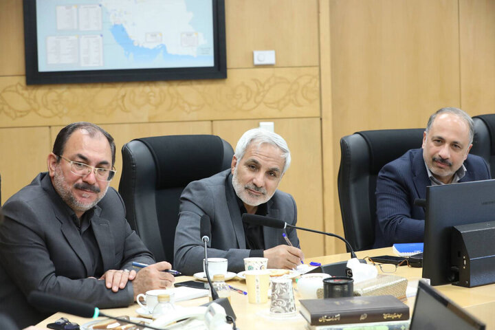 نشست فراکسیون نظارت بر صنعت نفت، گاز و پتروشیمی برای بررسی خسارات