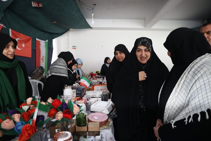 بازدید رفیعی و زارع از بازارچه خیریه شیعیان استانبول در حمایت از ایران