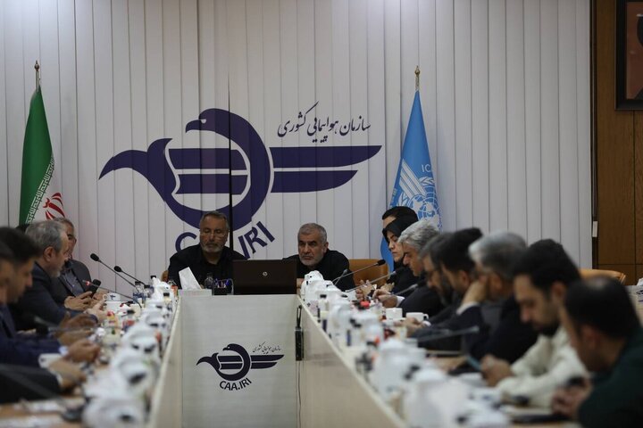 بازدید نایب رئیس مجلس و اعضای کمیسیون عمران از فرودگاه مهرآباد