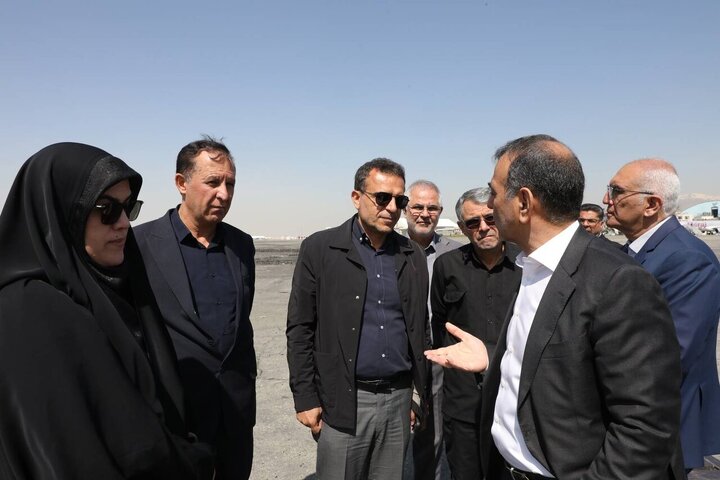 بازدید نایب رئیس مجلس و اعضای کمیسیون عمران از فرودگاه مهرآباد