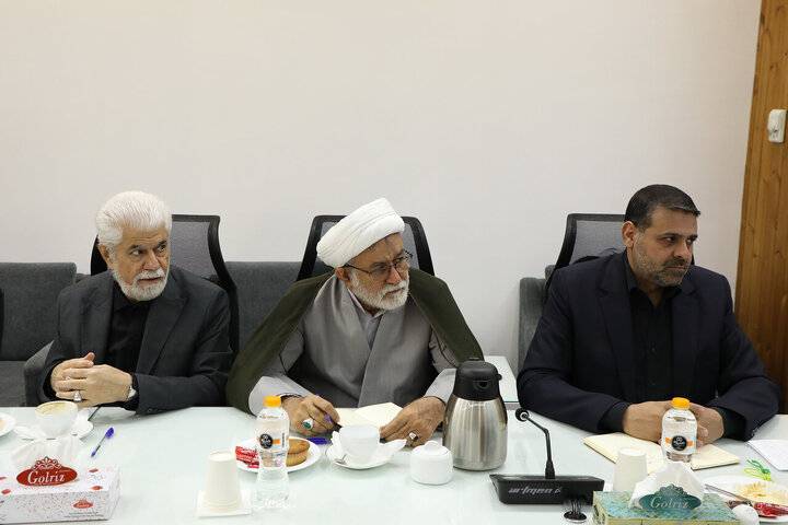 نشست اعضای هیات رئیسه و روسای کمیسیون های مجلس با رئیس بانک مرکزی