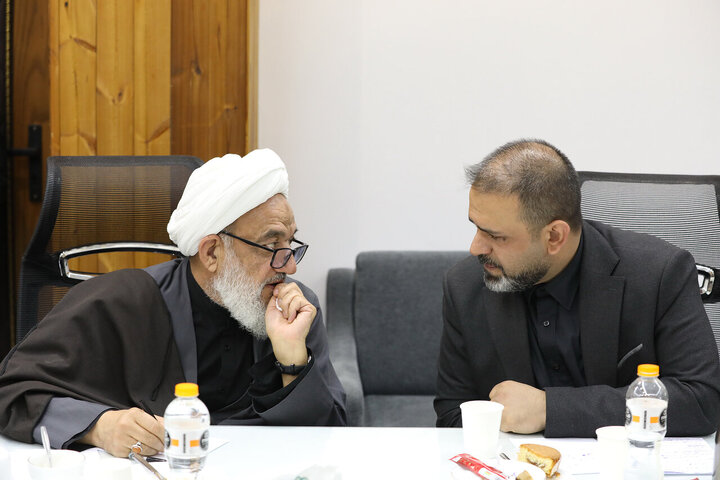 نشست اعضای هیات رئیسه و روسای کمیسیون های مجلس با رئیس بانک مرکزی