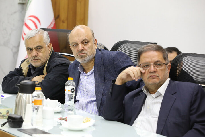 نشست اعضای هیات رئیسه و روسای کمیسیون های مجلس با رئیس بانک مرکزی