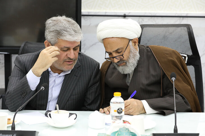 نشست اعضای هیات رئیسه و روسای کمیسیون های مجلس با رئیس بانک مرکزی
