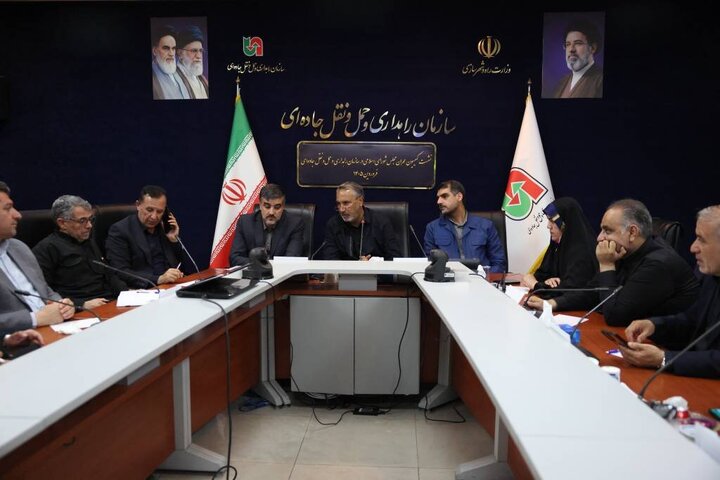 نشست کمیسیون عمران مجلس با حضور مسئولان حوزه حمل و نقلی کشور