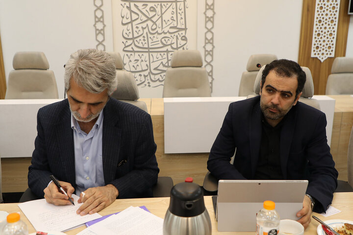 نشست اعضای هیات رئیسه و روسای کمیسیون های مجلس با وزیر کار