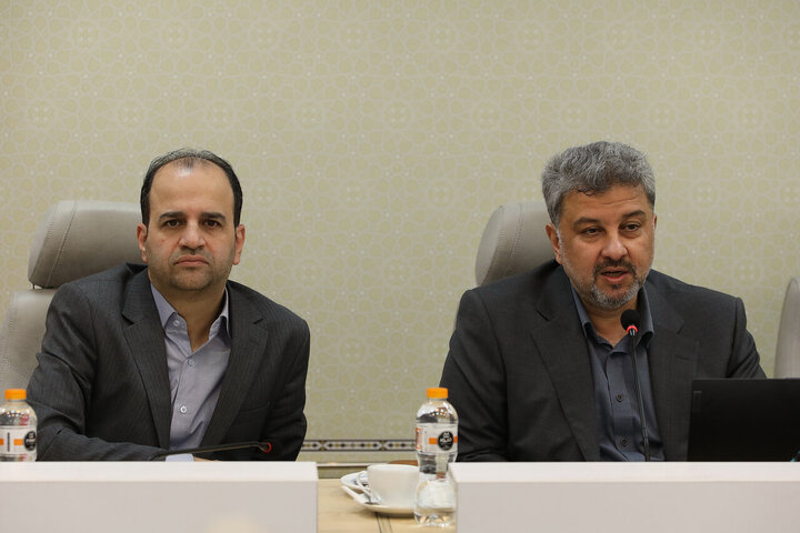 نشست مشترک اعضای هیات رئیسه و روسای کمیسیون های مجلس با وزیر نیرو