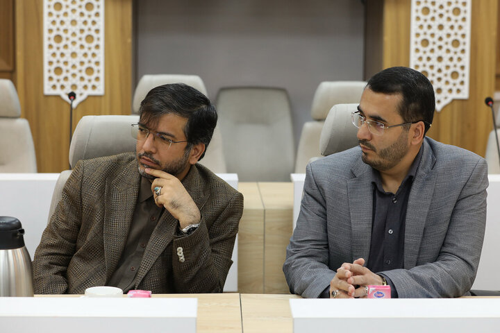 نشست مشترک اعضای هیات رئیسه و روسای کمیسیون های مجلس با وزیر نیرو