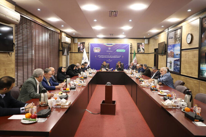 نشست اعضای کمیسیون اجتماعی با رئیس سازمان اداری و استخدامی