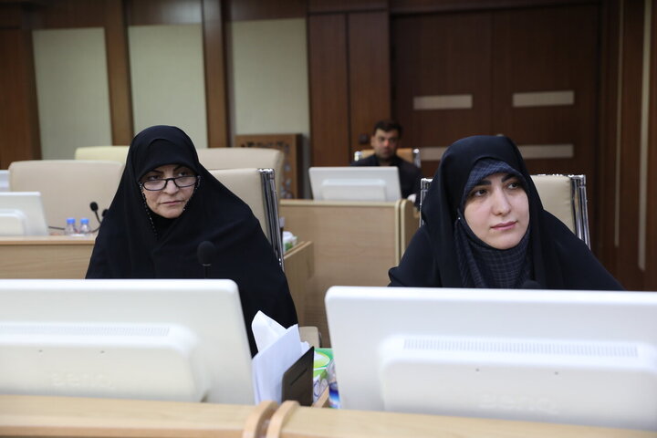 نشست مجمع نمایندگان استان تهران مجلس با وزیر بهداشت