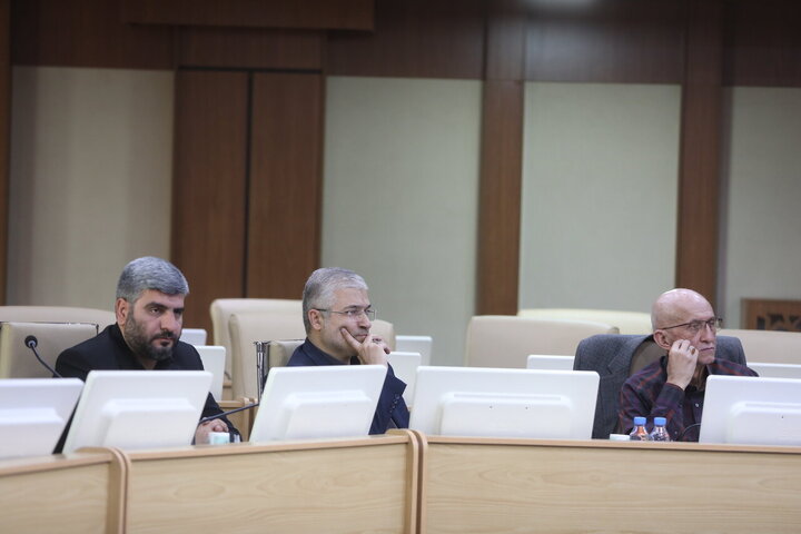 نشست مجمع نمایندگان استان تهران مجلس با وزیر بهداشت