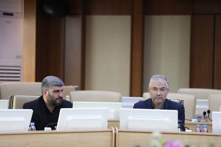 نشست مجمع نمایندگان استان تهران مجلس با وزیر بهداشت