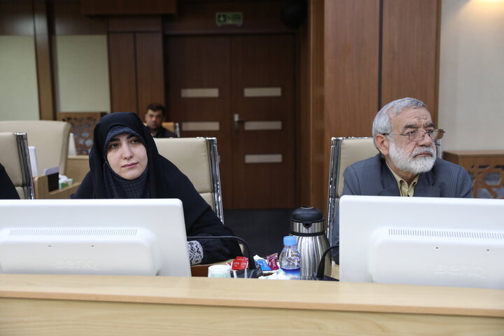 نشست مجمع نمایندگان استان تهران مجلس با وزیر بهداشت
