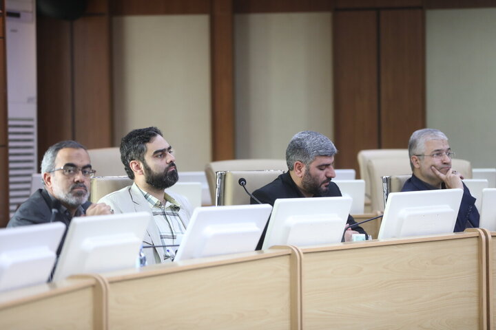 نشست مجمع نمایندگان استان تهران مجلس با وزیر بهداشت