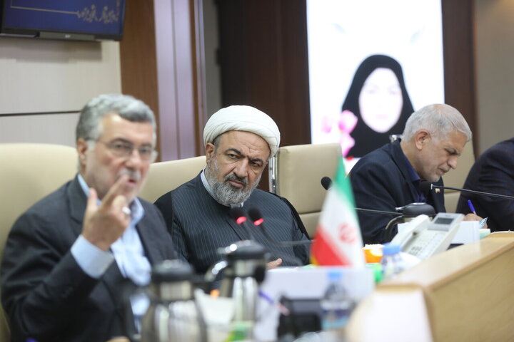 نشست مجمع نمایندگان استان تهران مجلس با وزیر بهداشت