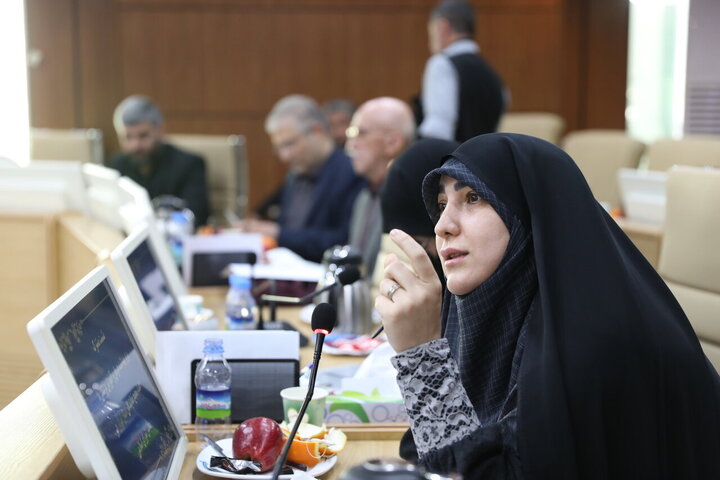 نشست مجمع نمایندگان استان تهران مجلس با وزیر بهداشت