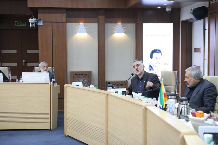 نشست مجمع نمایندگان استان تهران مجلس با وزیر بهداشت