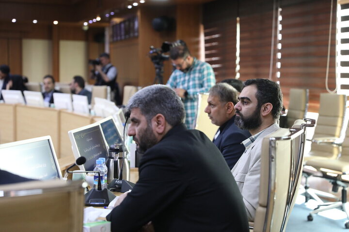 نشست مجمع نمایندگان استان تهران مجلس با وزیر بهداشت