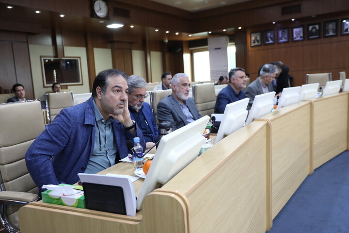 نشست مجمع نمایندگان استان تهران مجلس با وزیر بهداشت