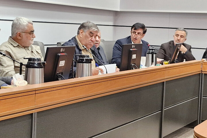 نشست هم‌اندیشی مسائل روز جامعه با حضور نایب‌رئیس مجلس