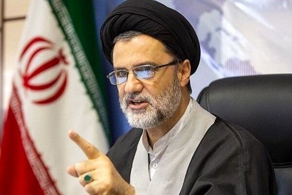 نبویان: قالیباف در مذاکرات پاکستان مقابل تهدید و طعنه‌های ونس محکم ایستاد و اجازه انحراف در مذاکرات را نداد


